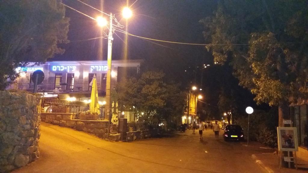 Rosary Sister Guest House Ein Karem Gerusalemme Esterno foto
