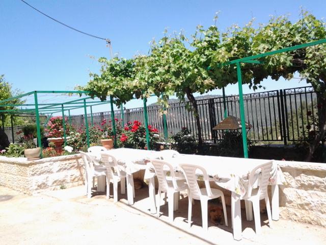 Rosary Sister Guest House Ein Karem Gerusalemme Esterno foto